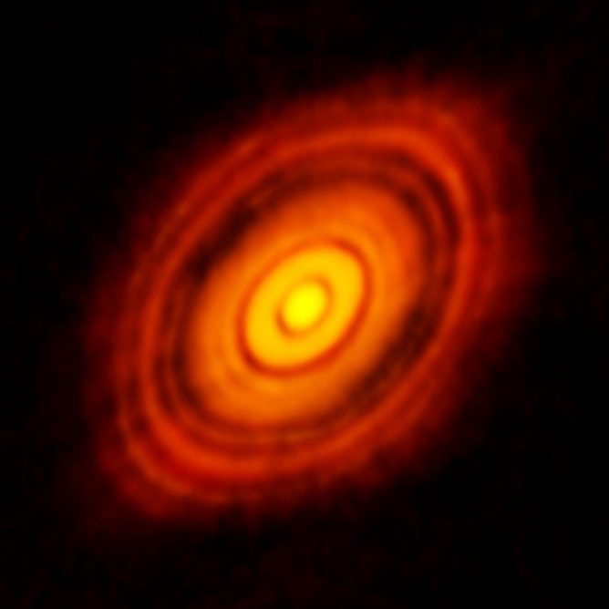 視力6000で見る宇宙【vol.1】天文学者を震撼させた「おうし座HL星」